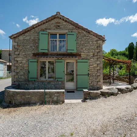 Pretty In With Swimming Pool Holiday home *