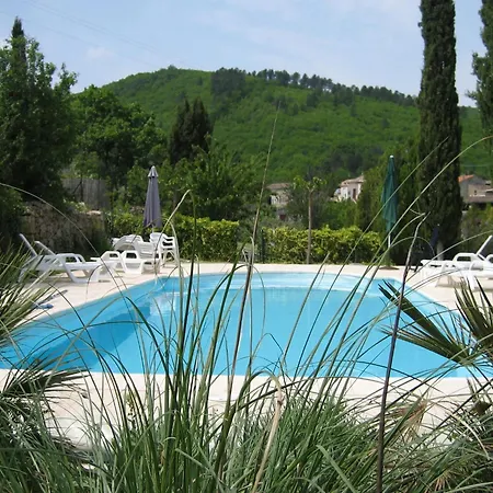 Pretty In With Swimming Pool *