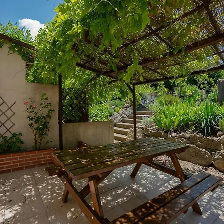 Pretty In With Swimming Pool Holiday home